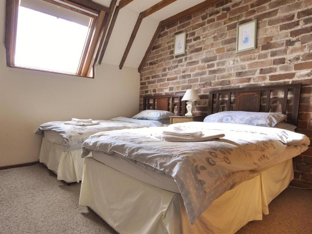Twin Room with Private Bathroom